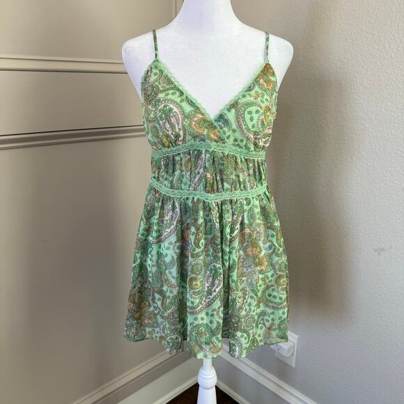 Charm Tops - 90s Y2K Vintage Babydoll Cami Top Green Paisley Lace Trim Spaghetti Strap M